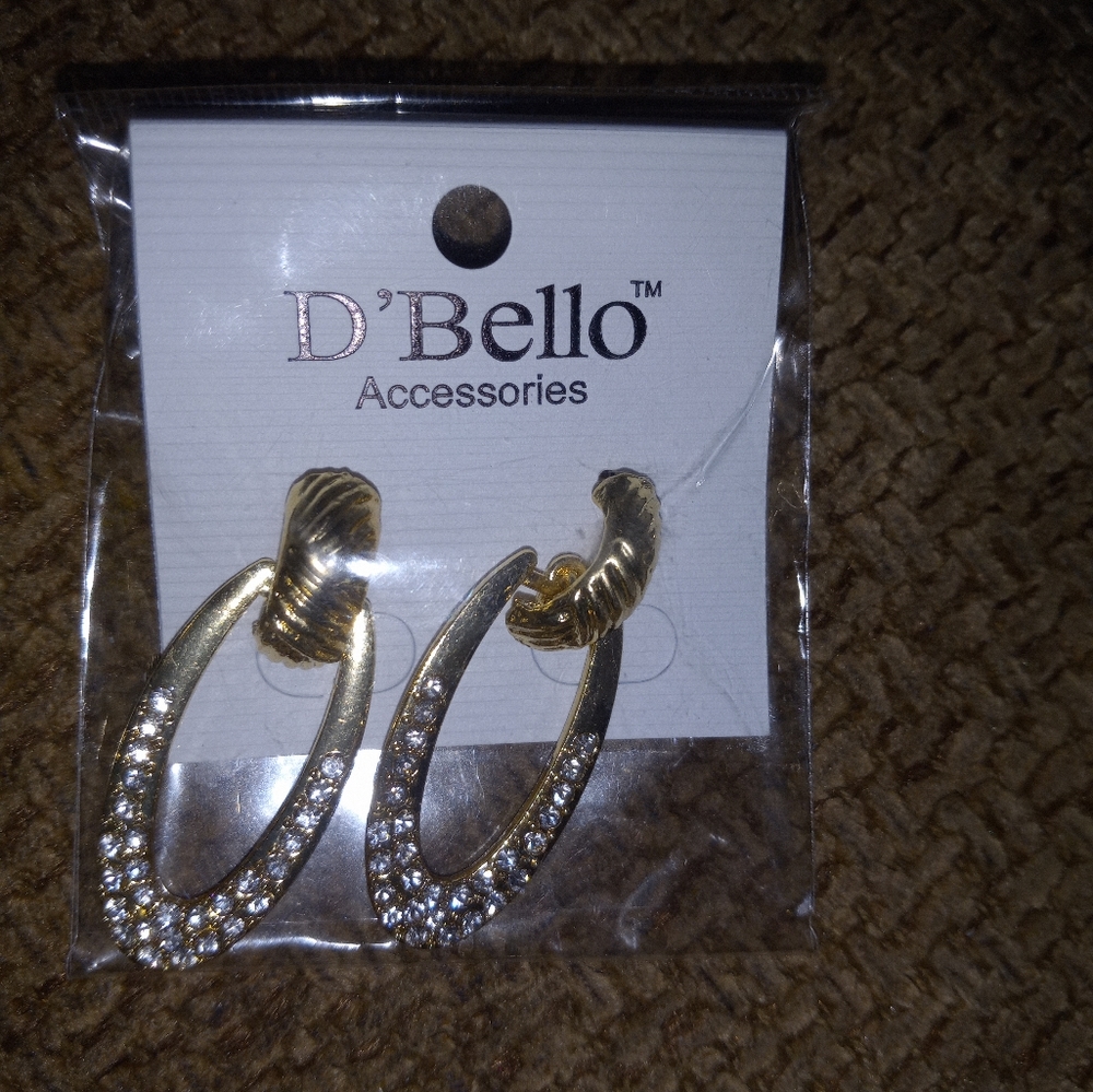 Earing - Picture 2 of 2